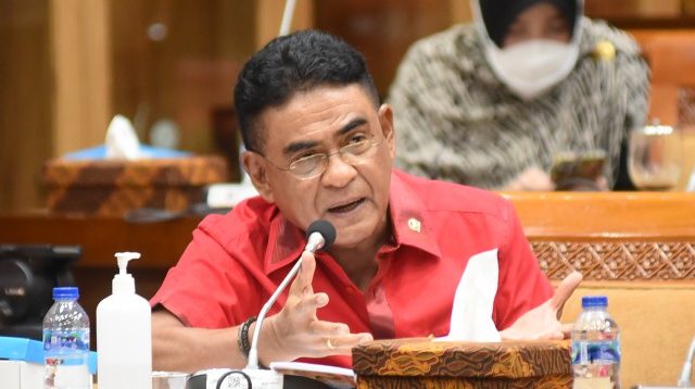 Viral! Gaji Guru di Flores Hanya Rp 250 Ribu Sebulan, Komisi X DPR RI Ungkap Ketimpangan Pendidikan di Indonesia!