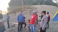 Pemuda Kediri Hilang di Pantai Dlodo, Upaya Pencarian Terus Dilakukan Pemuda Kediri Hilang di Pantai Dlodo, Upaya Pencarian Terus Dilakukan