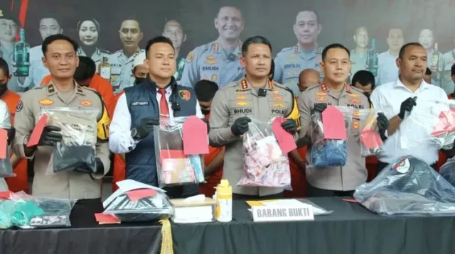 Komplotan Rampok Nasabah Bank dengan Modus Gembos Ban Dibekuk di Malang