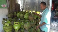Kelangkaan Gas Elpiji 3 Kilogram Terasa di Jombang