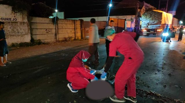 Kecelakaan Tunggal di Kediri: Seorang Pemotor Tewas Menabrak Pohon